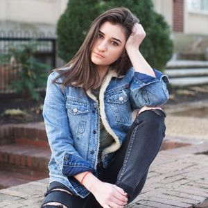 Meet your Posher, Hailey